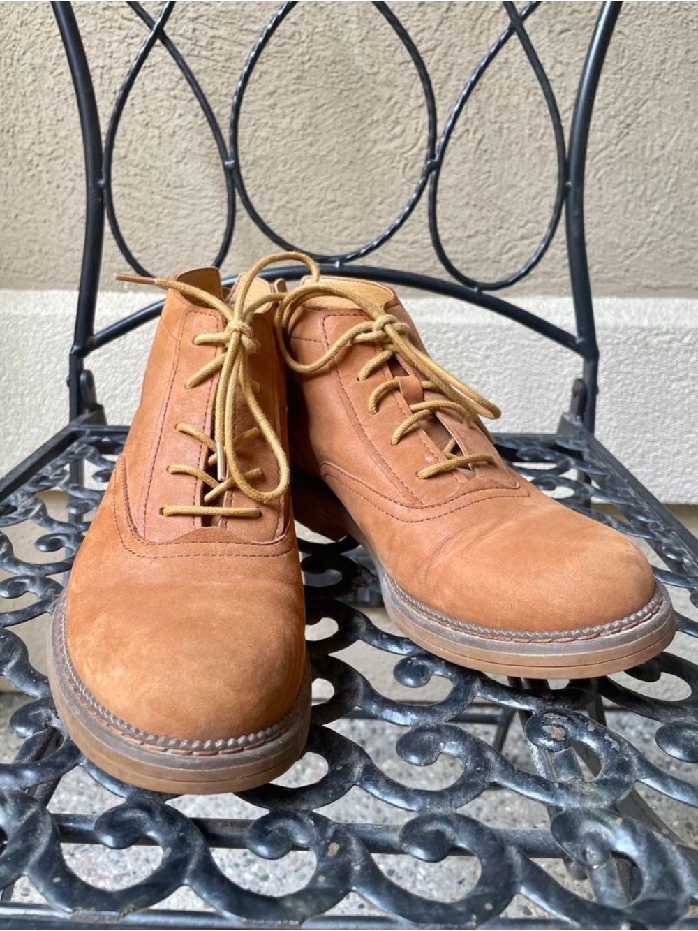 Caterpillar caramel Brown Suede Lace-Up Ankle Boots (two tiny holes) still good